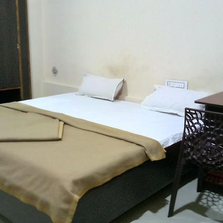 Hotel Barkha Райпур Экстерьер фото