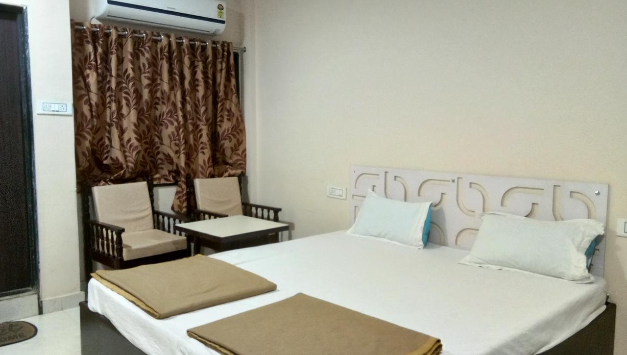 Hotel Barkha Райпур Экстерьер фото