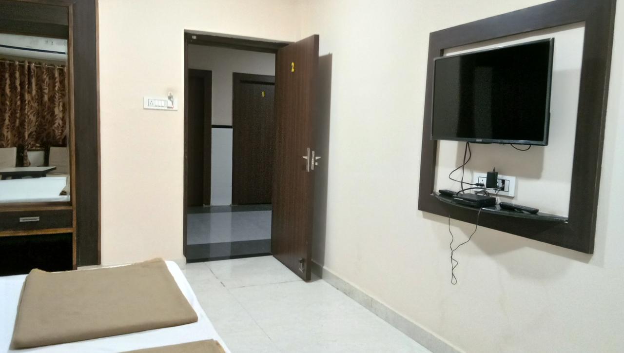 Hotel Barkha Райпур Экстерьер фото